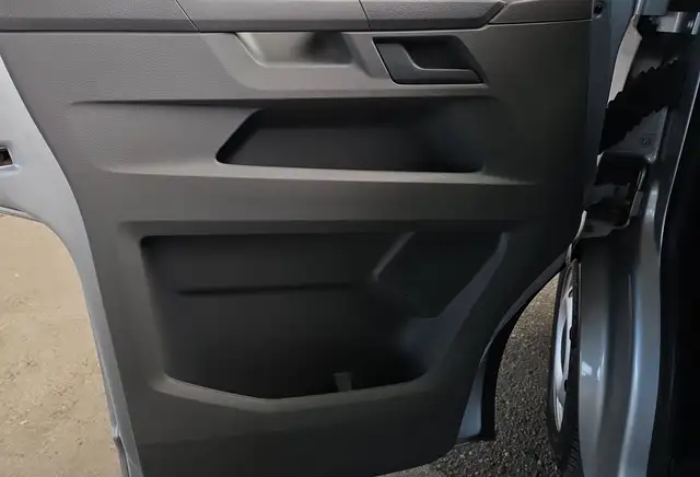 Volkswagen Transporter view 14