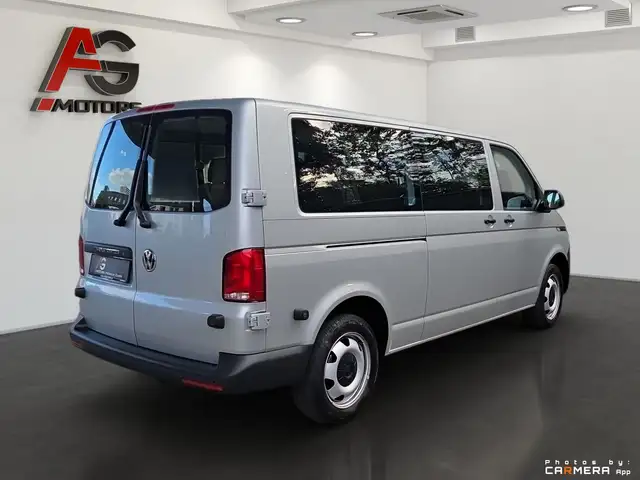 Volkswagen Transporter view 5