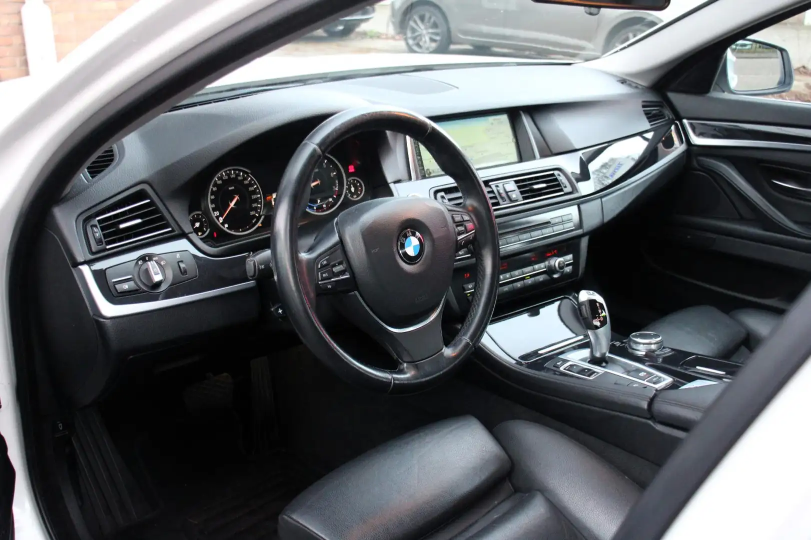 BMW 520 5-serie 520i High Executive - AUTOMAAT | FACELIFT Weiß - 2
