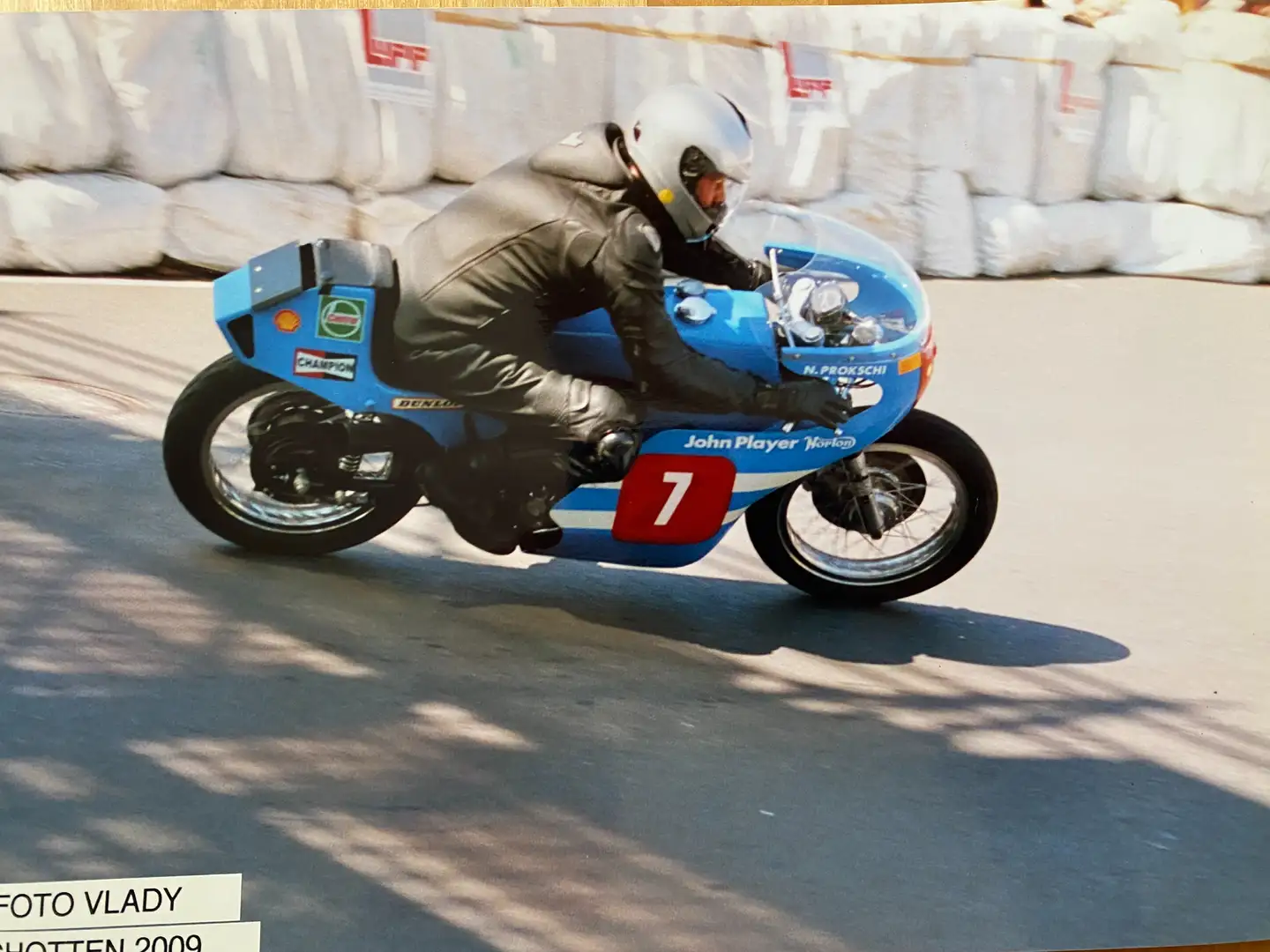 Norton Commando John Player 750 Azul - 1