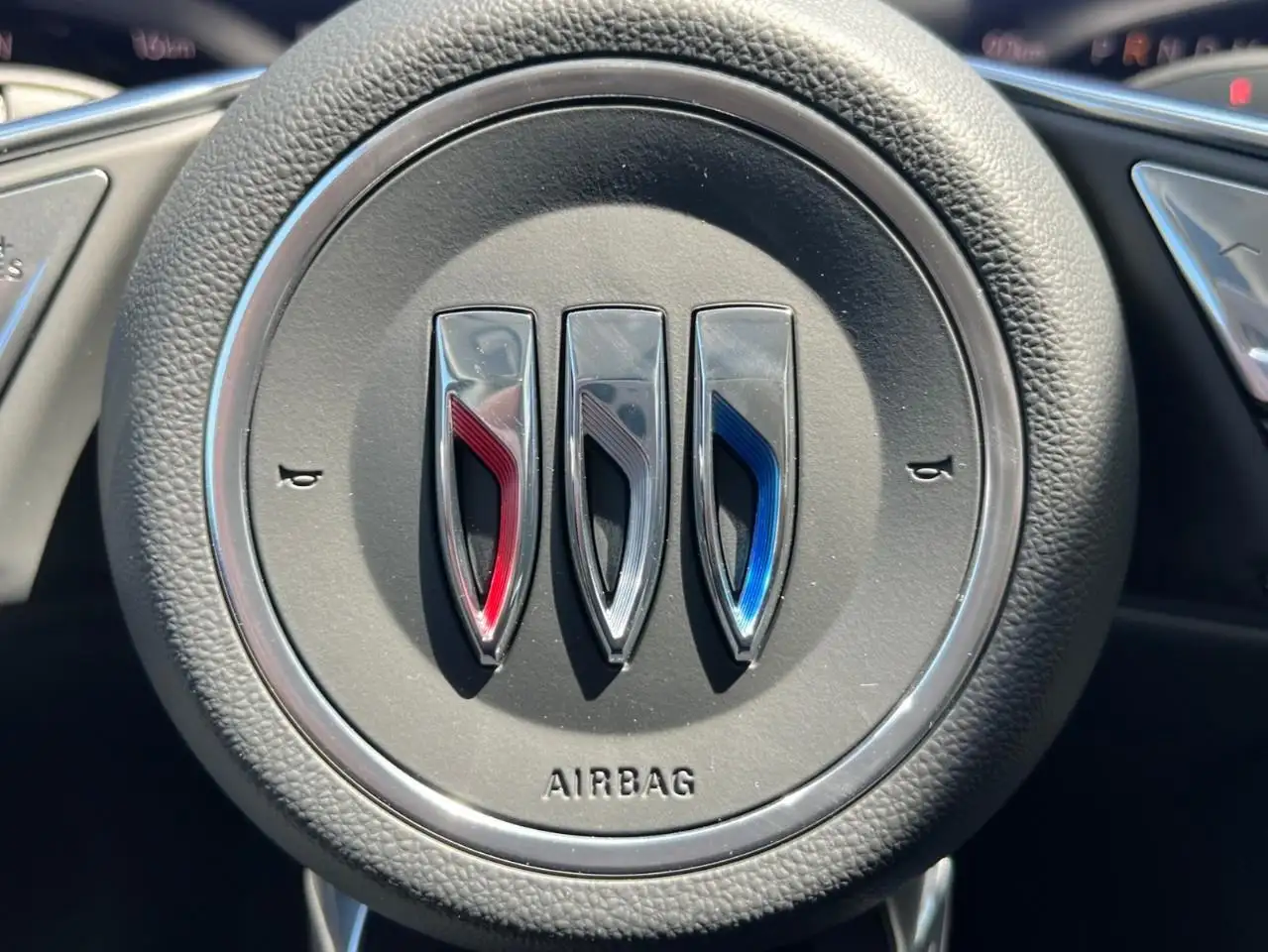 Buick Envision снимка Buick Envision