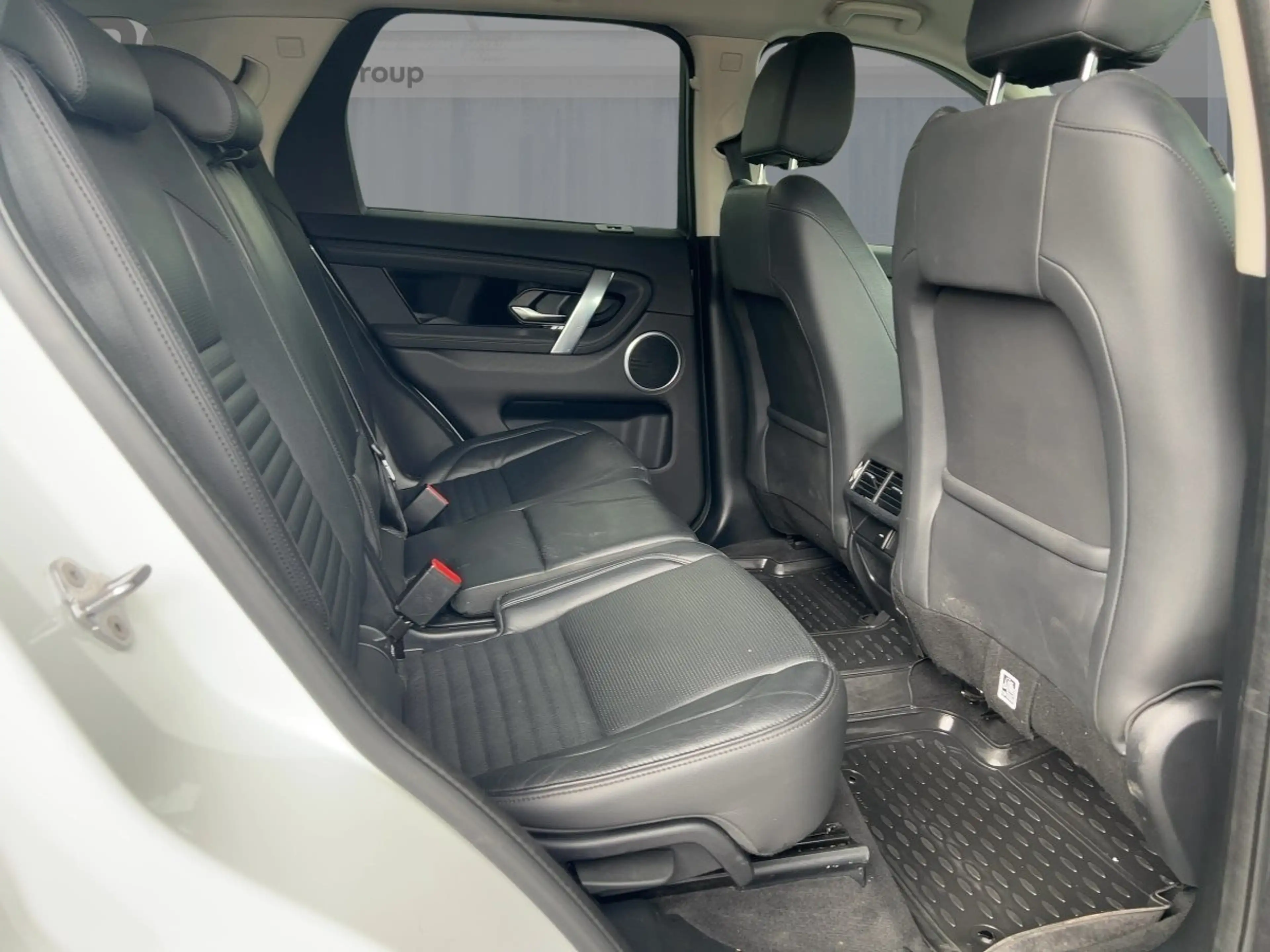 Land Rover Discovery Sport Hybrid S AWD — photo 9