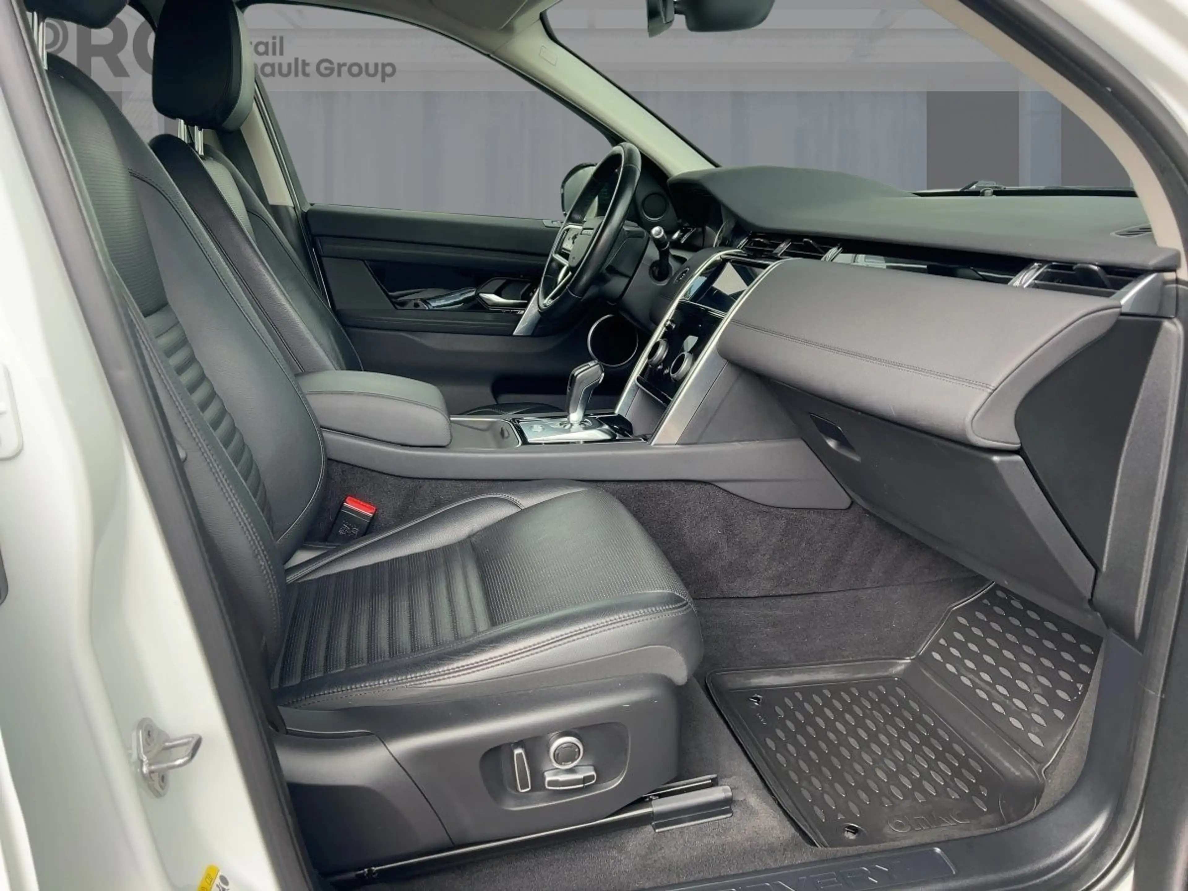 Land Rover Discovery Sport Hybrid S AWD — photo 8
