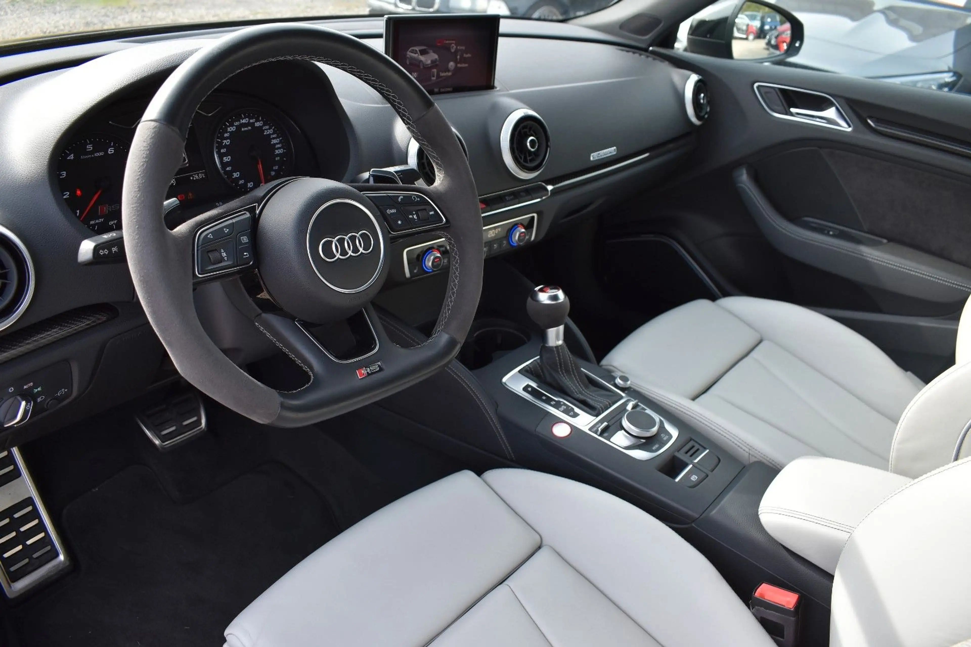Audi RS3 Sportback 2.5 TFSI quattro Keyless /B&O/ — photo 8