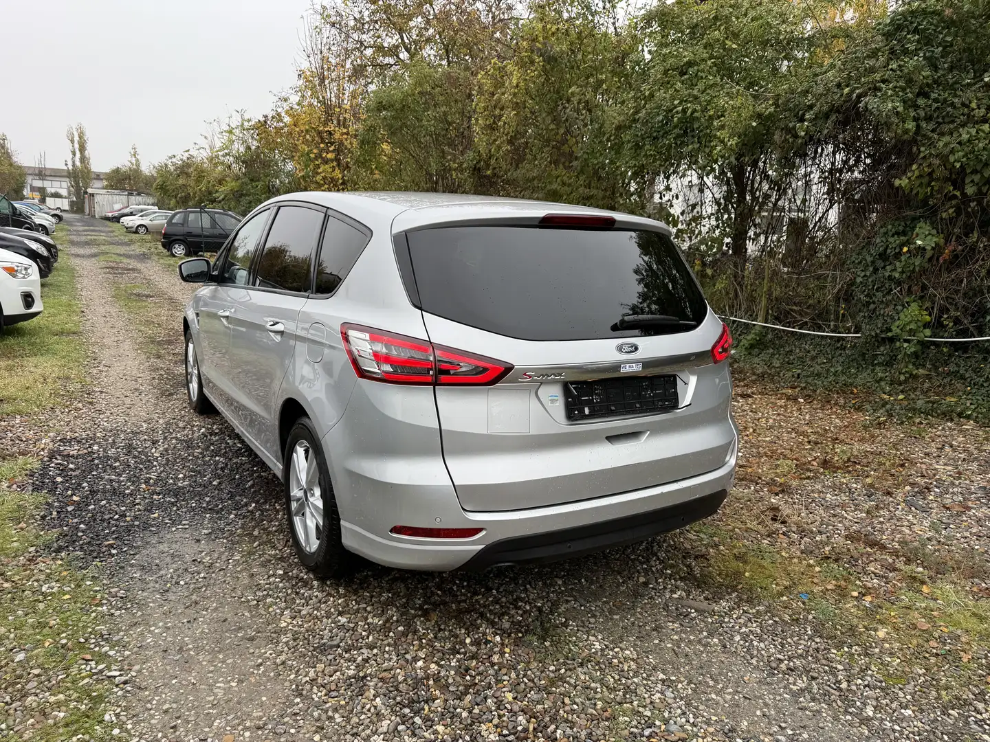 Ford S-Max Business Grau - 2