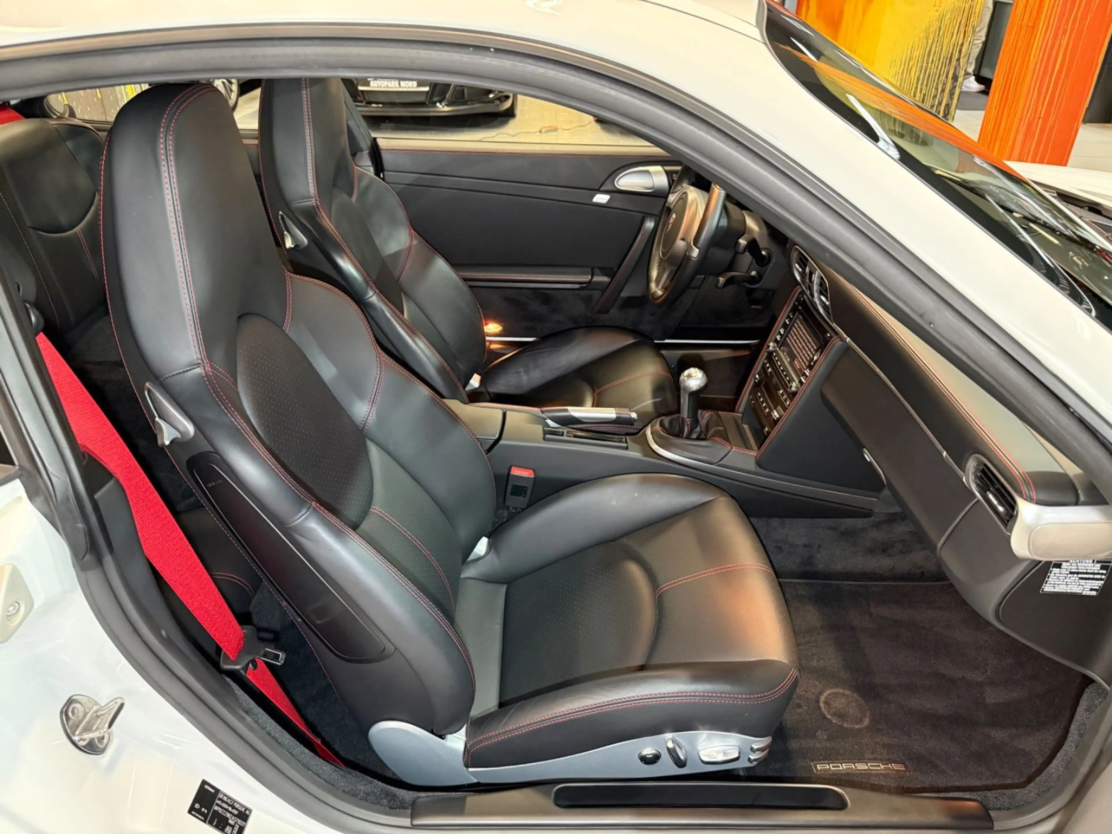 Porsche 911 Carrera 4S Coupe EL.GSD~LEDER~NAVI~BOSE~ — photo 15