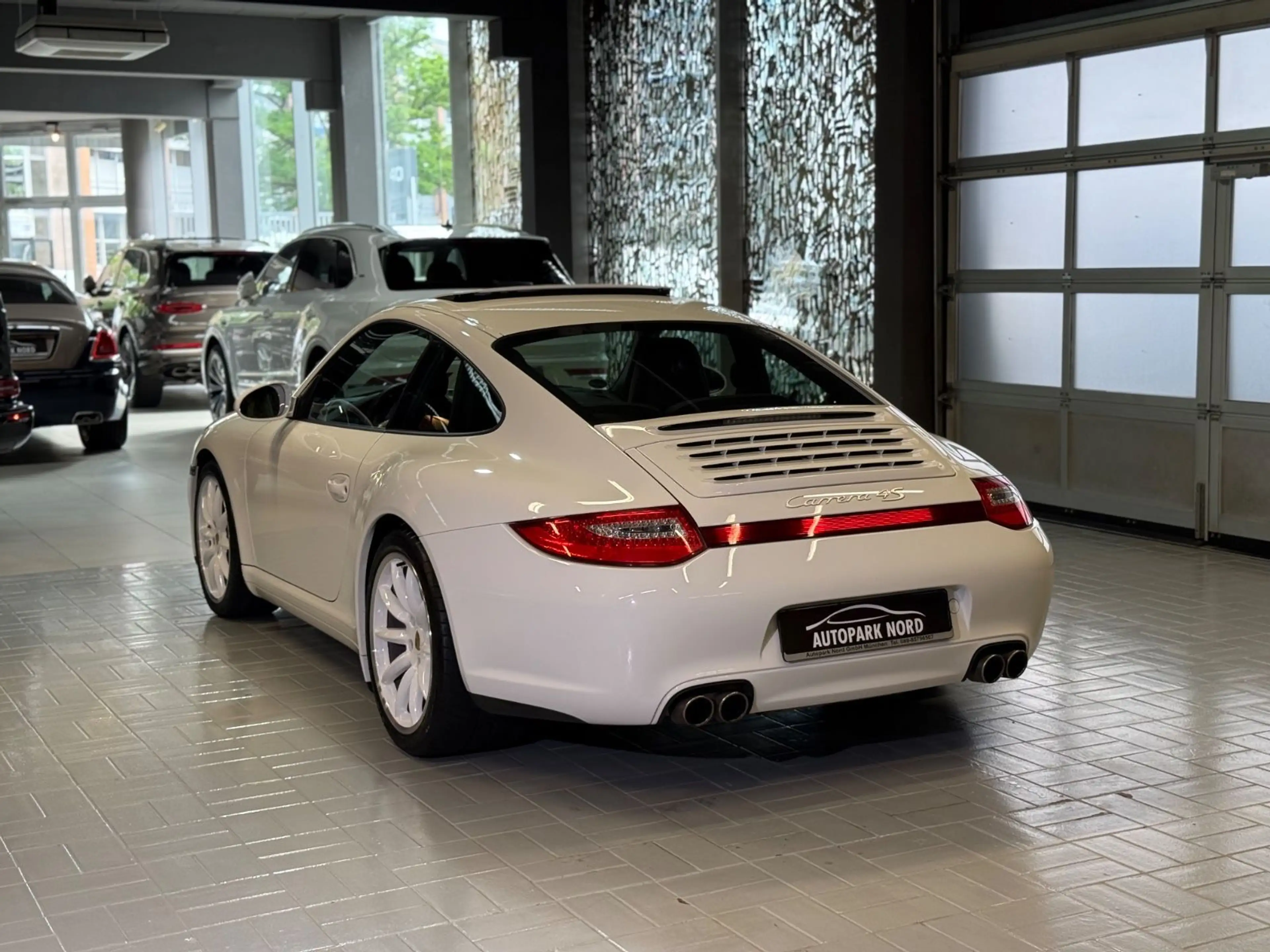 Porsche 911 Carrera 4S Coupe EL.GSD~LEDER~NAVI~BOSE~ — photo 5