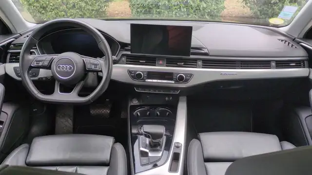 Audi A4 view 11