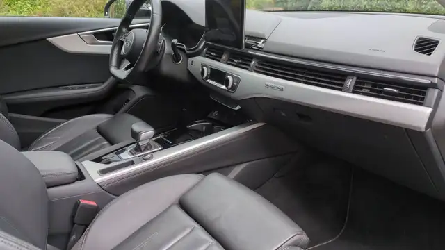Audi A4 view 10