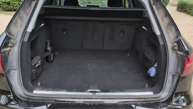 Audi A4 view 14