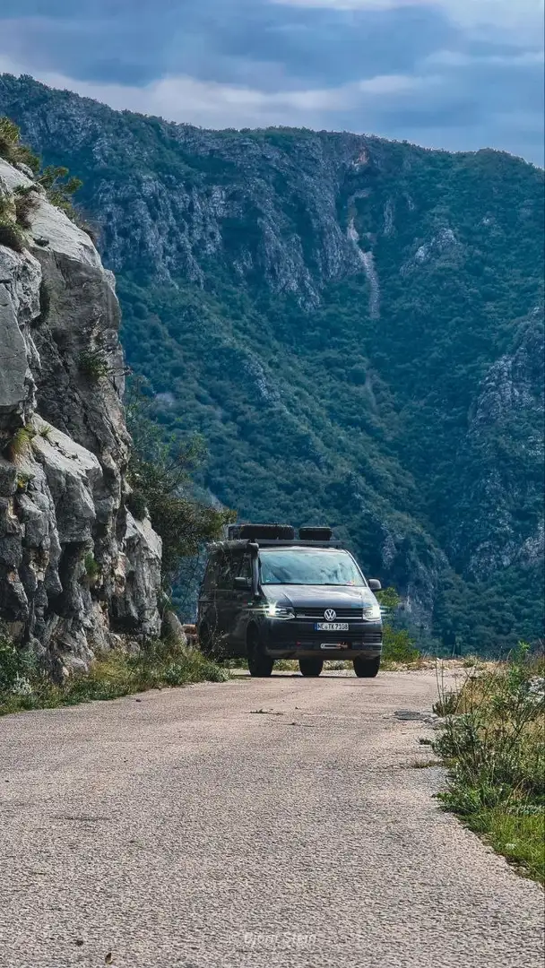 Volkswagen T6.1 Caravelle Seikel Komplettausstattung Offroad Grau - 2