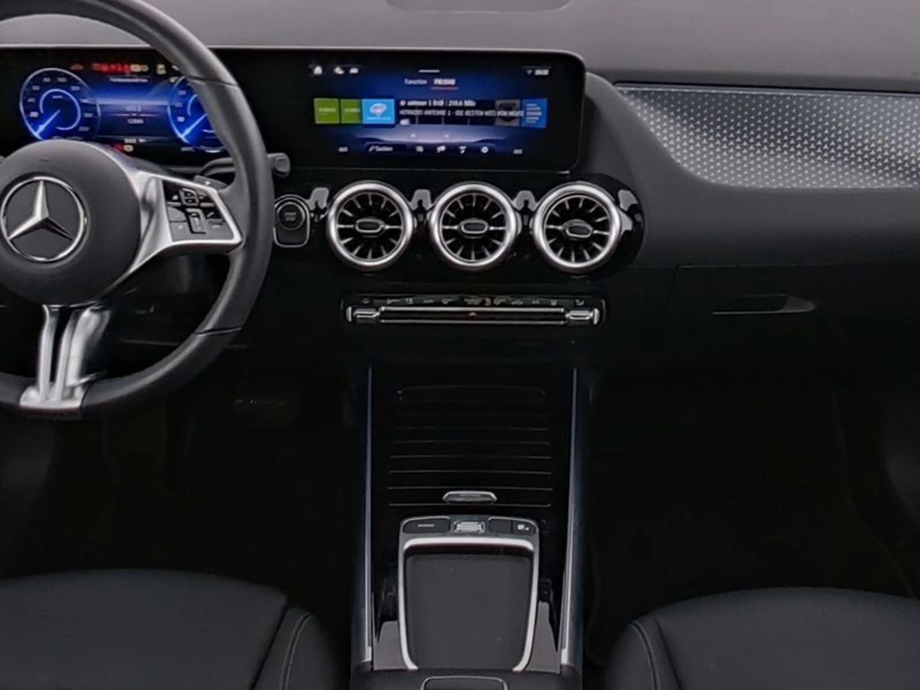 Mercedes-Benz EQA 250 PROGR-ADV PANO BURMESTER WINTER WDGS LED — photo 6