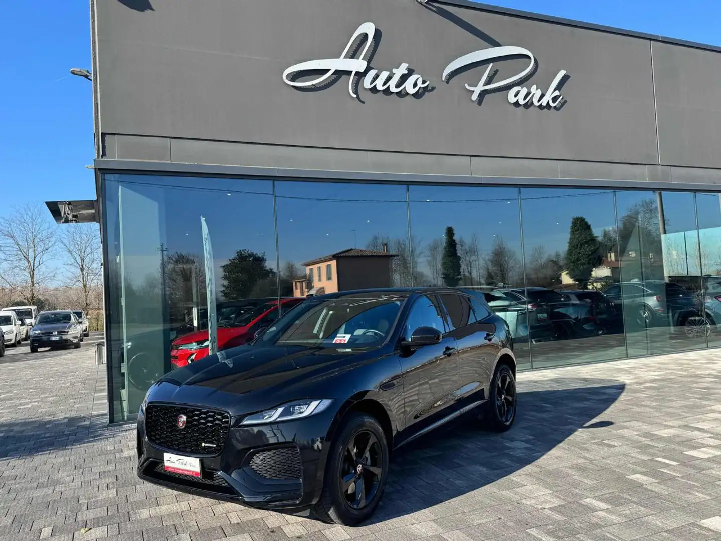 Jaguar F-Pace 2.0 D 204 CV AWD aut. R-Dynamic Black Schwarz - 1