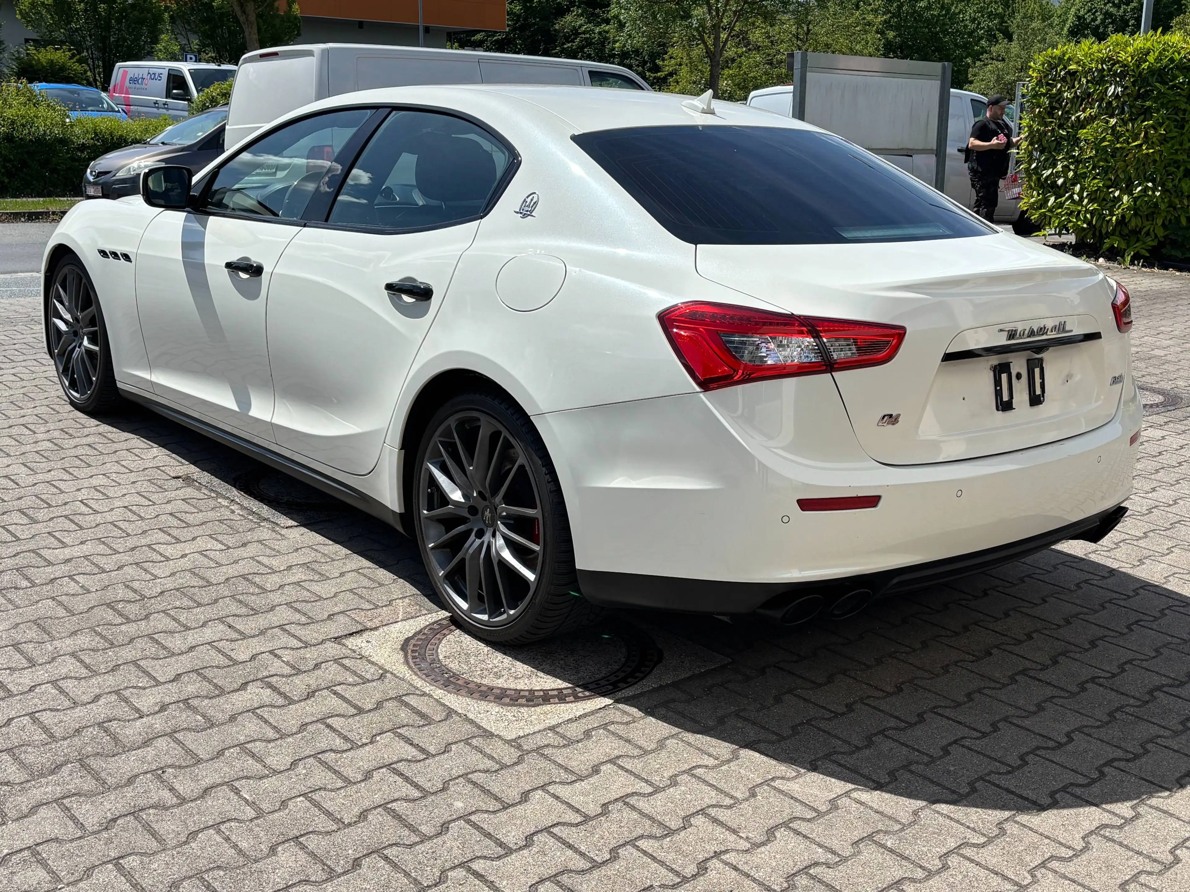 Maserati Ghibli S Q4 /3,0V6 Navi/Klappenausp./Leder/Permuttweiß — photo 9