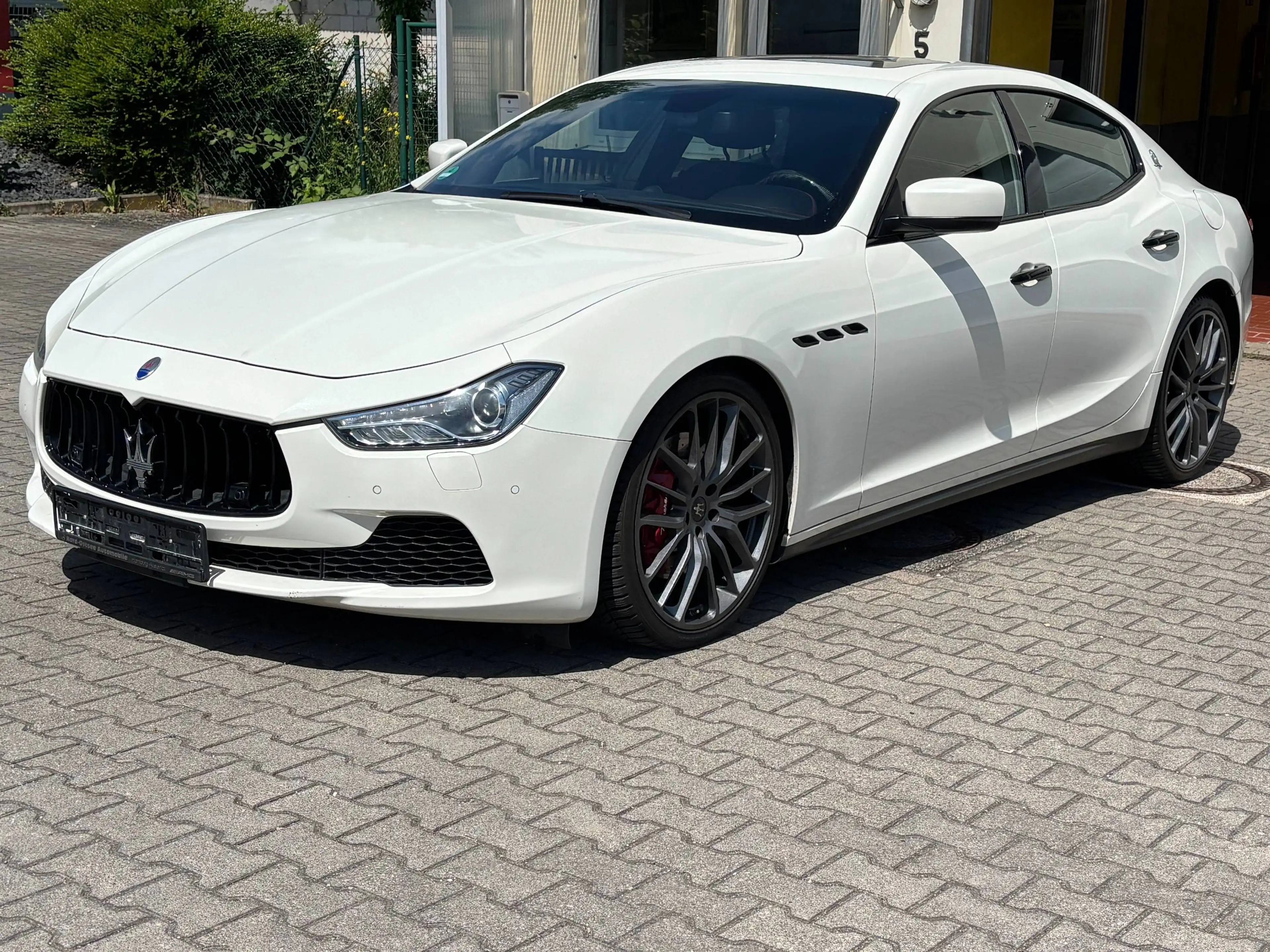 Maserati Ghibli S Q4 /3,0V6 Navi/Klappenausp./Leder/Permuttweiß — photo 2