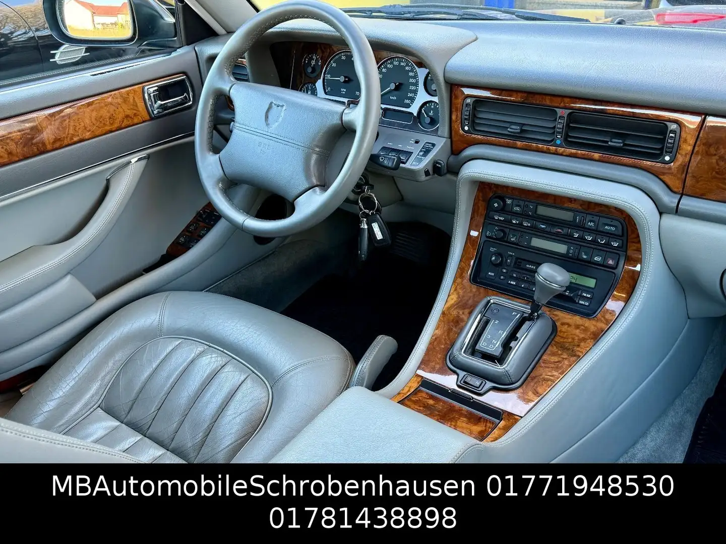 Jaguar XJ40 X300 Blau - 2