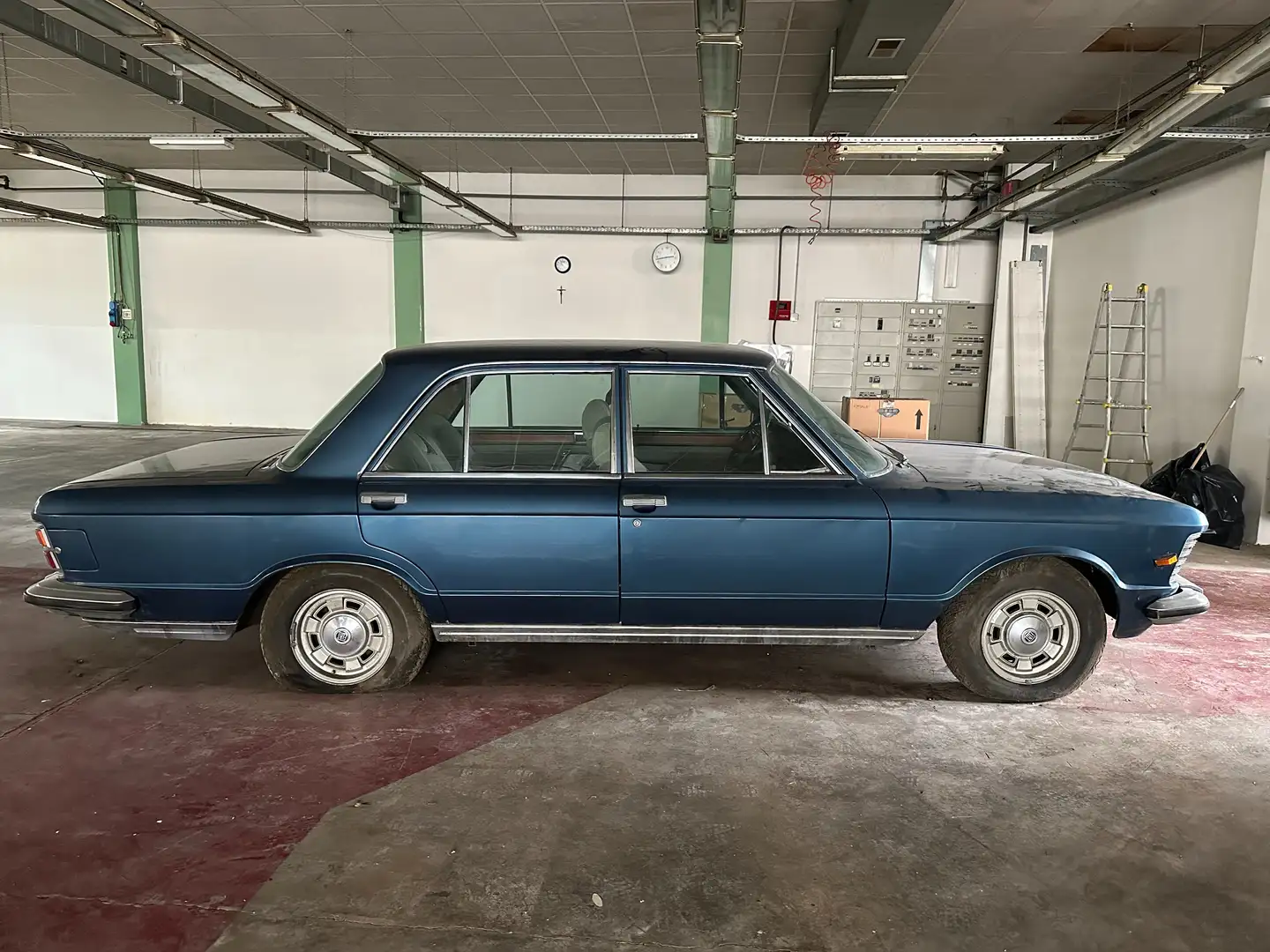 Fiat 130 3.2 V6 Mavi - 1
