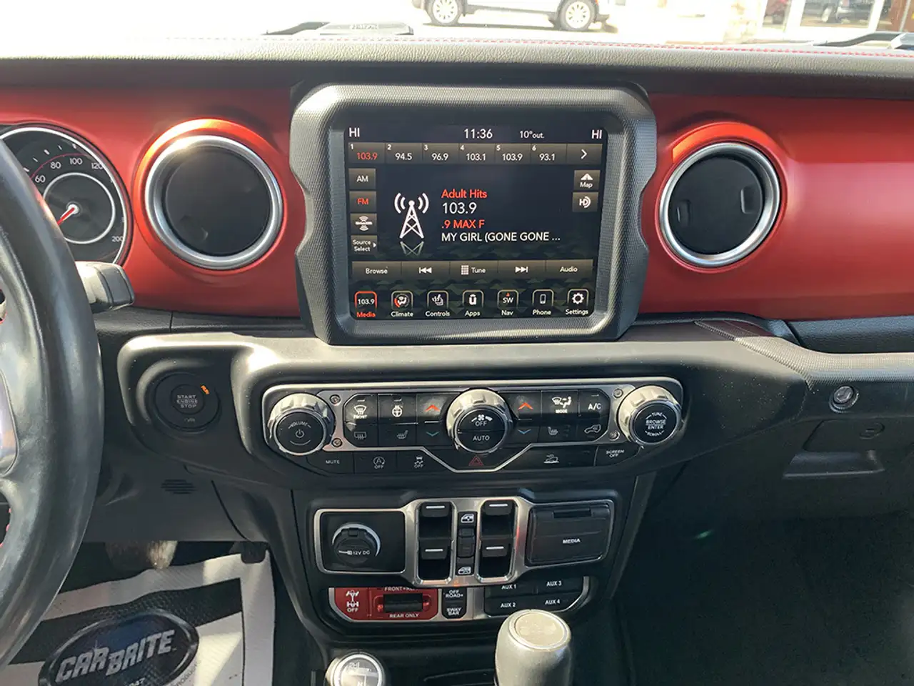 Jeep Wrangler снимка Jeep Wrangler