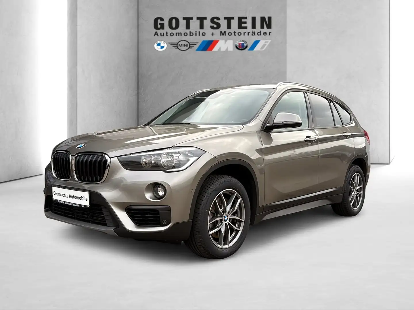 BMW X1 xDrive20i Aut. Advantage Grau - 1