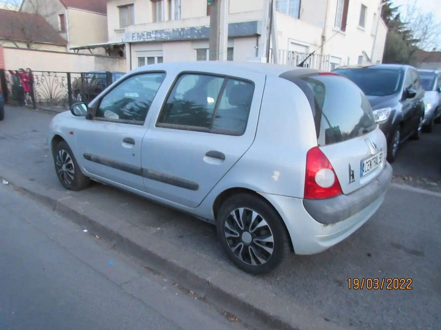 Renault Clio 1.2 16V 75CH EXTRÊME 5P Gris - 2