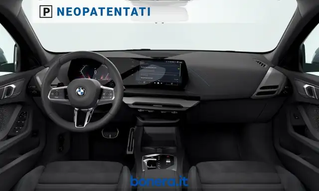 BMW 1 Series view 4
