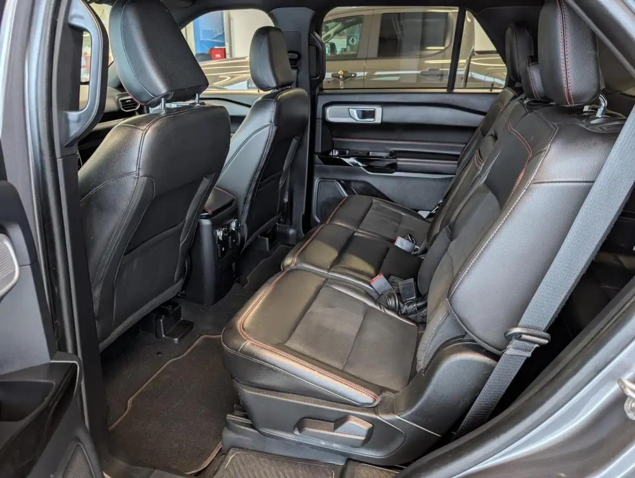 Ford Explorer снимка Ford Explorer