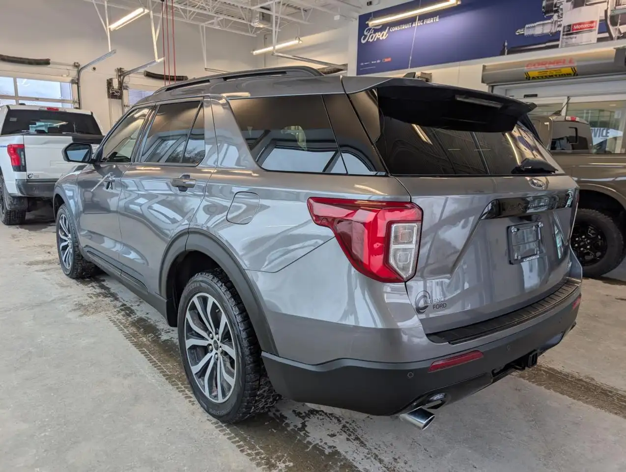 Ford Explorer снимка Ford Explorer