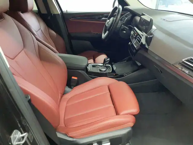 BMW X3 view 8
