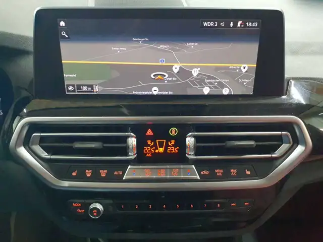 BMW X3 view 12