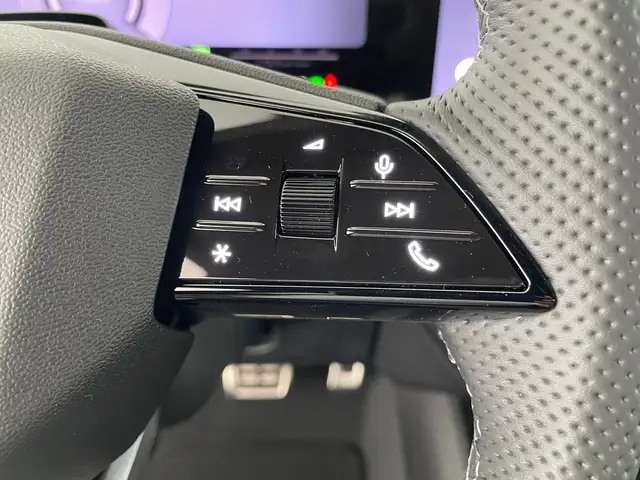 Audi E-Tron view 15