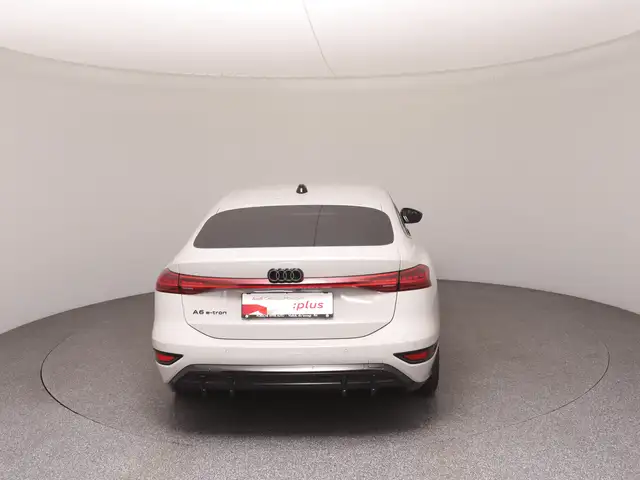 Audi E-Tron view 6