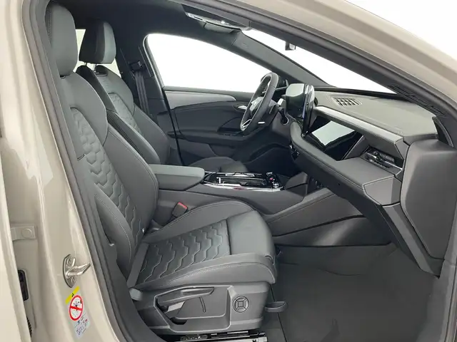 Audi E-Tron view 10