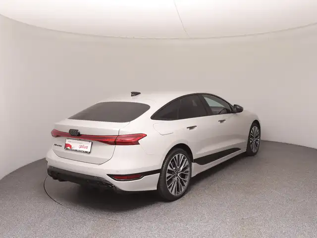 Audi E-Tron view 4