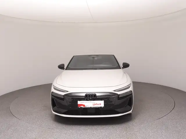 Audi E-Tron view 3