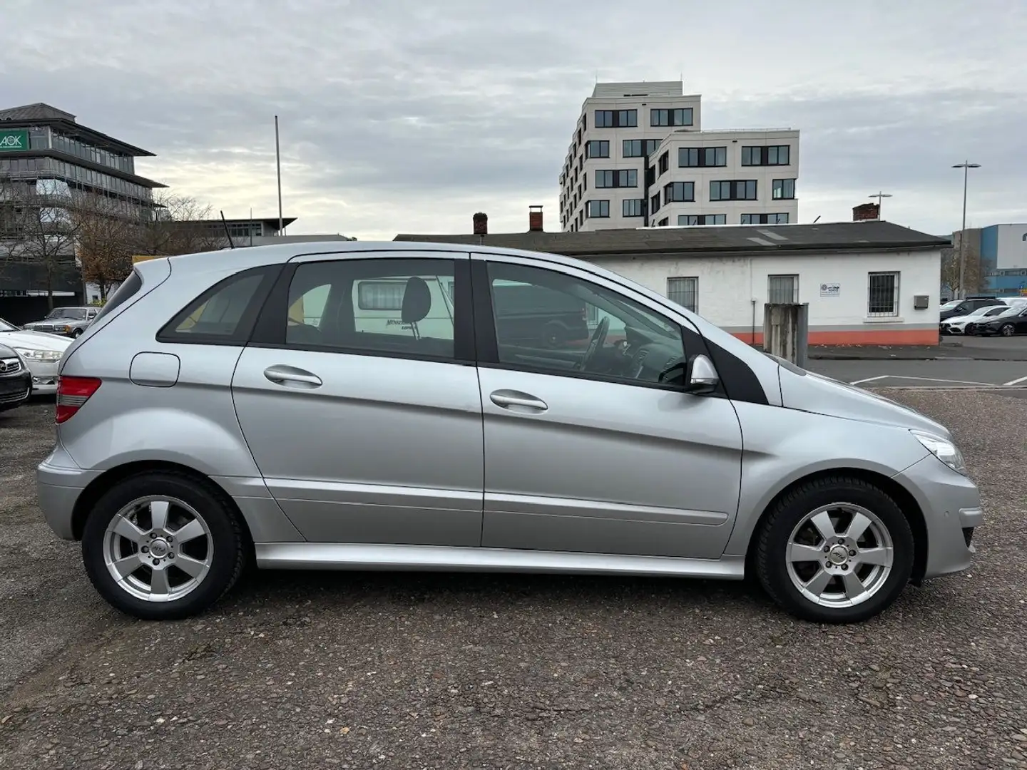 Mercedes-Benz B 180 CDI B -Klasse~ Automatik ~Klima~ PDC~ AHK Silber - 1
