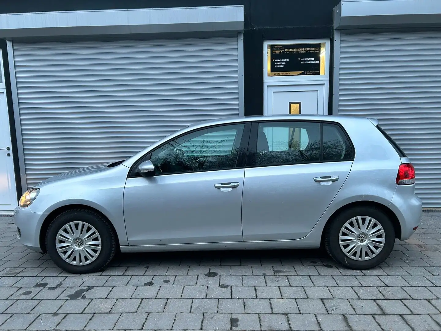 Volkswagen Golf VI Trendline/DSG/SHZ/4-Tür. Silber - 2