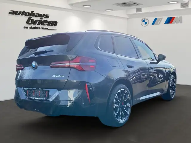 BMW X3 view 3