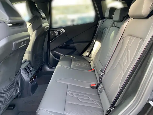 BMW X3 view 11