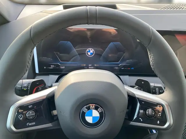 BMW X3 view 8