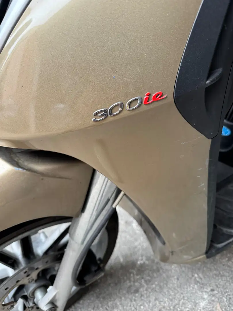 Piaggio Carnaby 300 cruiser - 2