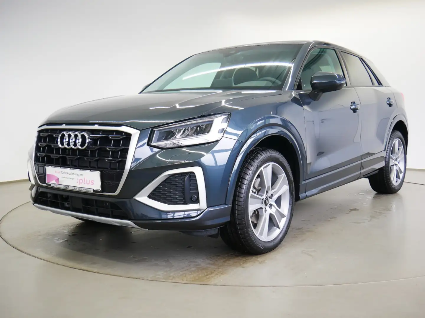 Audi Q2 30 TFSI advanced LED AHK virt. Cock.+ DAB Grau - 2