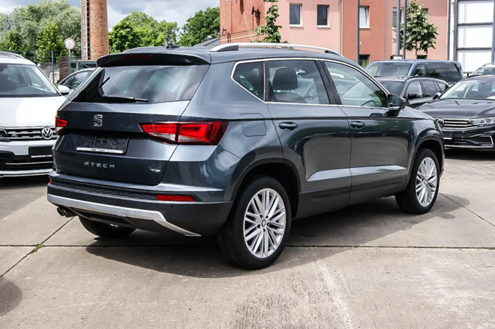 SEAT Ateca 1.4TSI Xcellence LEDER NAVI 360°KAMERA ACC Grau - 2