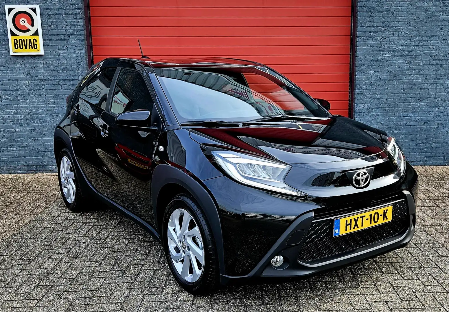 Toyota Aygo X 1.0 VVT-i MT Active, Led Camera Stoelverwarming. Negro - 2