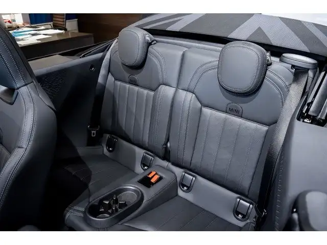 Mini Convertible view 11
