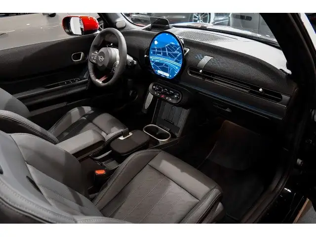 Mini Convertible view 6
