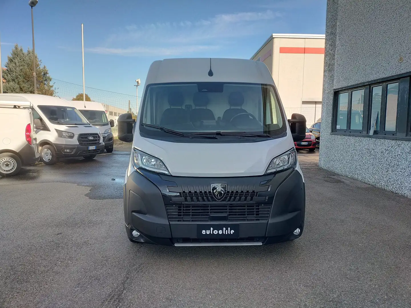 Peugeot Boxer Boxer 333 2.2 BlueHDi 140 S&S PM-TM L2H2 Blanc - 2