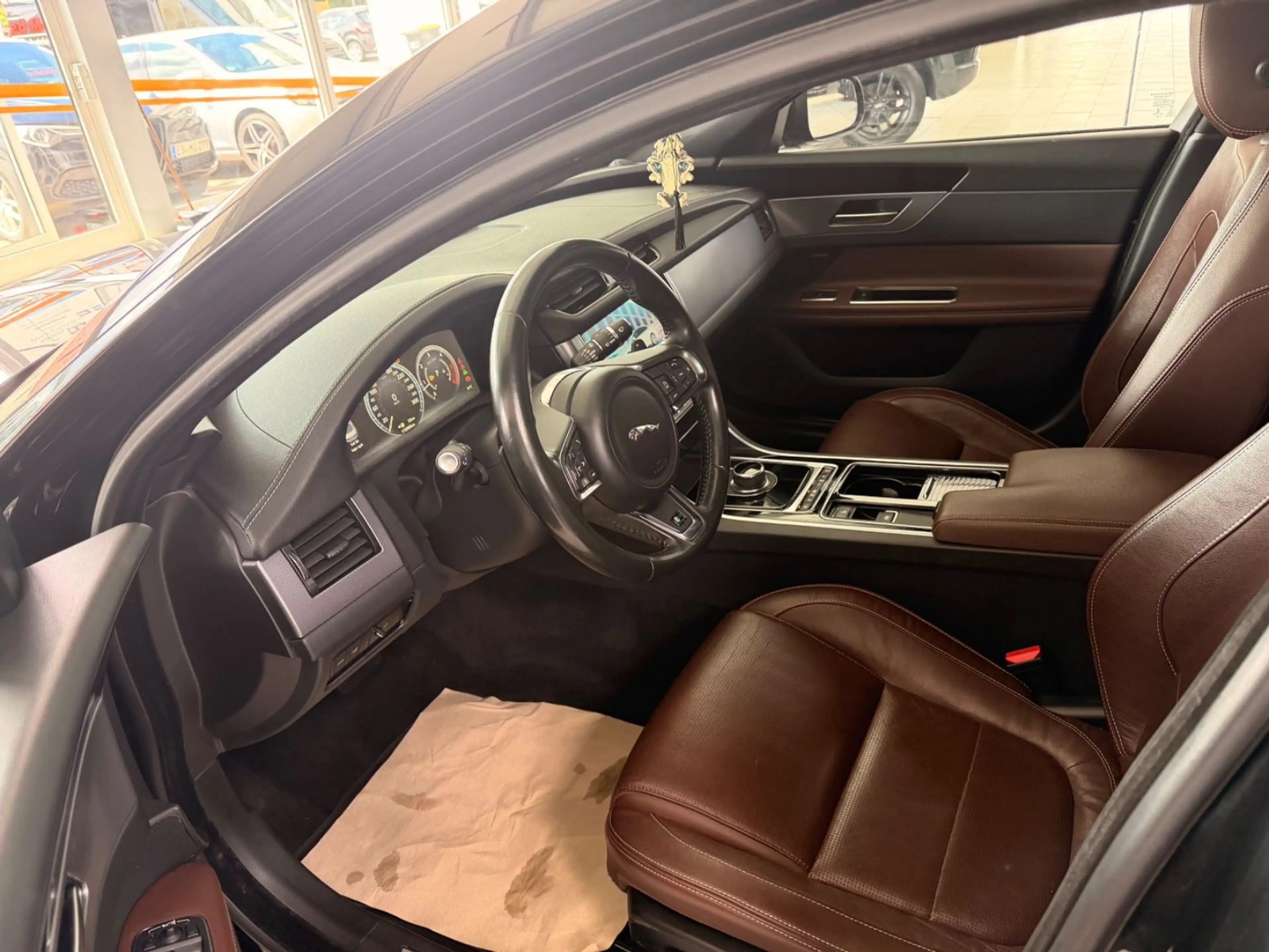 Jaguar XF R-Sport*VOLLAUSSTATTUNG* — photo 10