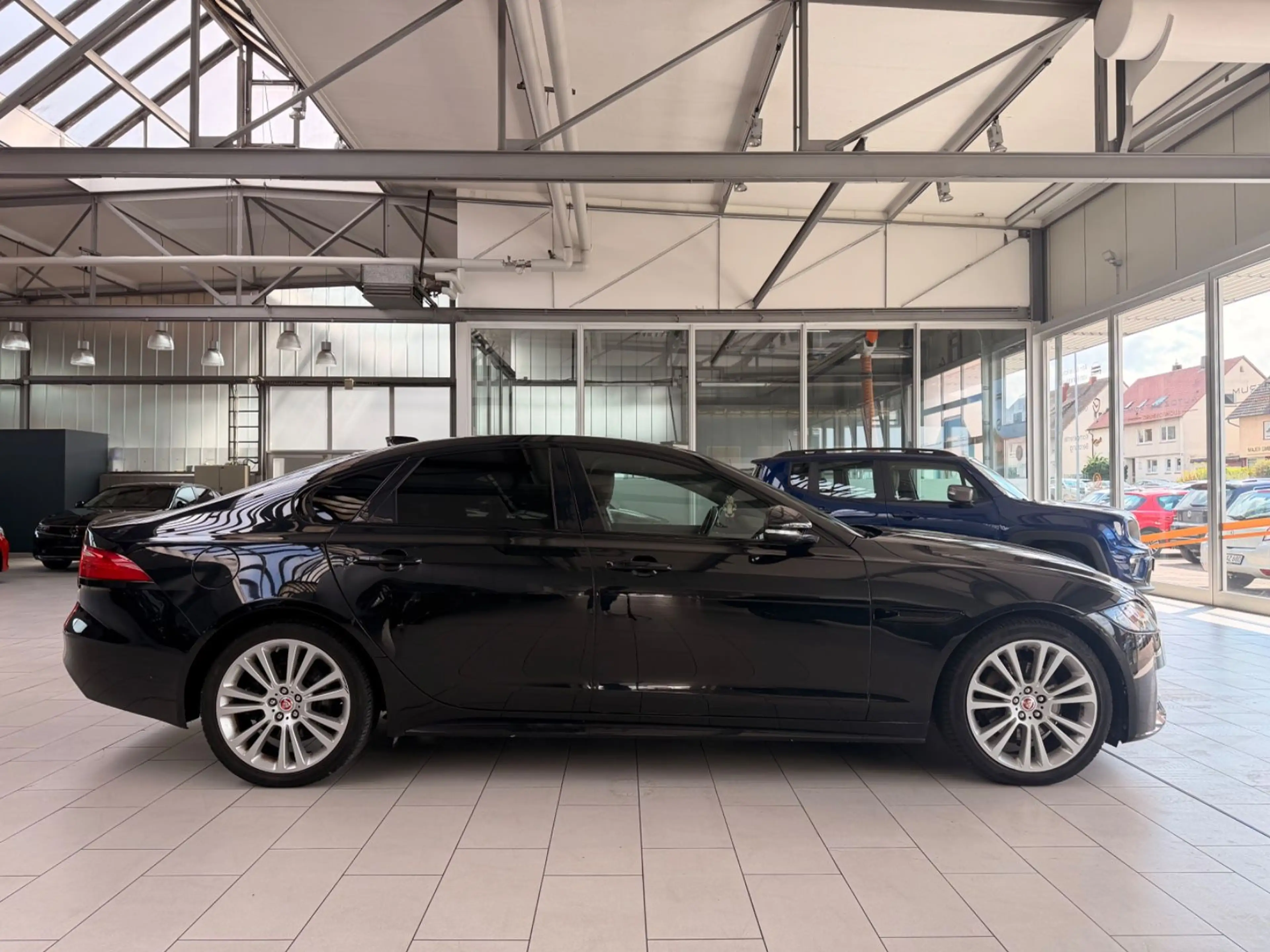 Jaguar XF R-Sport*VOLLAUSSTATTUNG* — photo 8