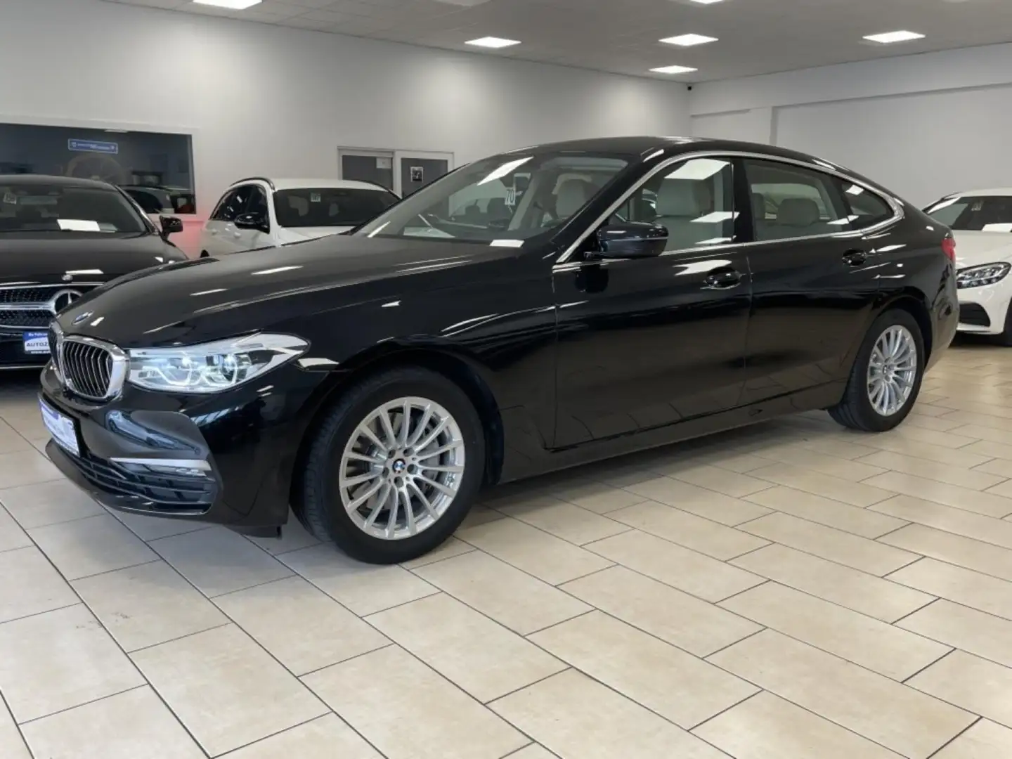 BMW 630 630d xDrive Gran Turismo Aut. Schwarz - 1