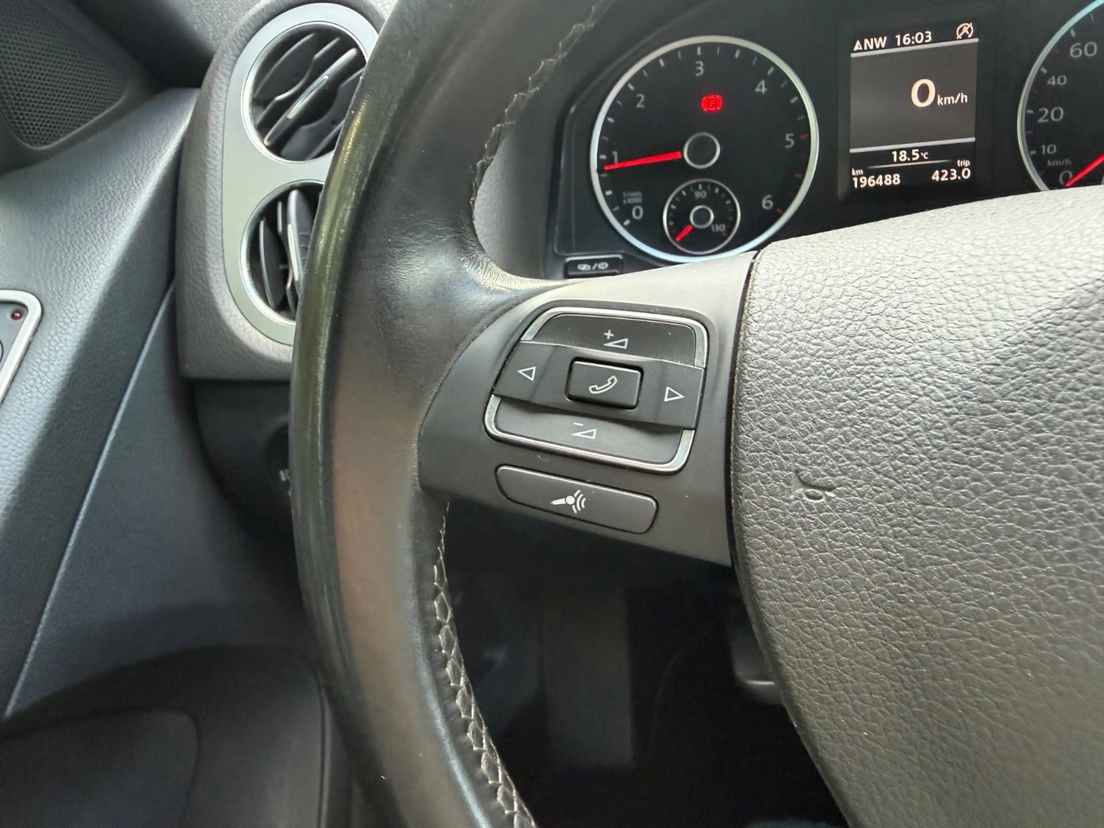 Volkswagen Tiguan Sport & Style BMT,Panoram,Navi — photo 9